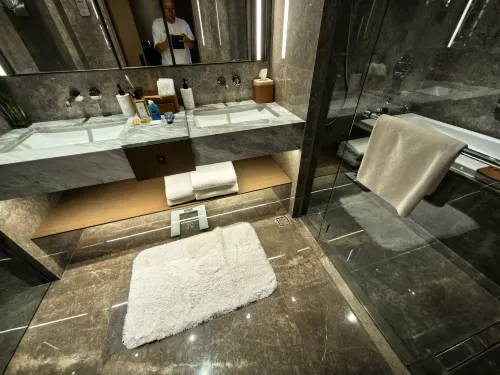Pan Pacific Jakarta Kamar Photos