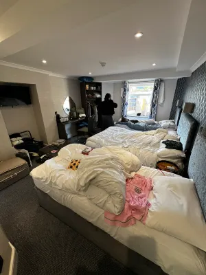 Mentone Hotel Rooms Photos