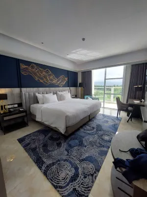 The Sentra Manado Kamar Photos