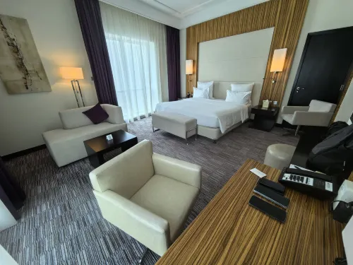 Pullman Dubai Jumeirah Lakes Towers - Hotel & Residence Zimmer Photos
