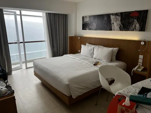 Harris Hotel Kuta Galleria - Bali Kamar Photos