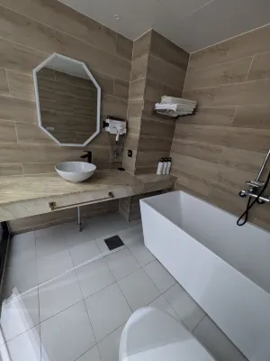 The Post Hotel Kamar Photos