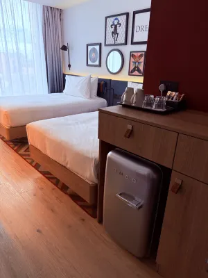 Hampton by Hilton Dublin City Centre Rum Photos