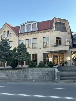 Yerevan Deluxe Hotel Exterior Photos