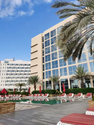 Centro Yas Island Photos