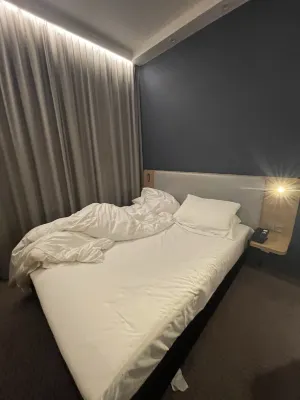 Holiday Inn Express Munich City West Rooms Photos