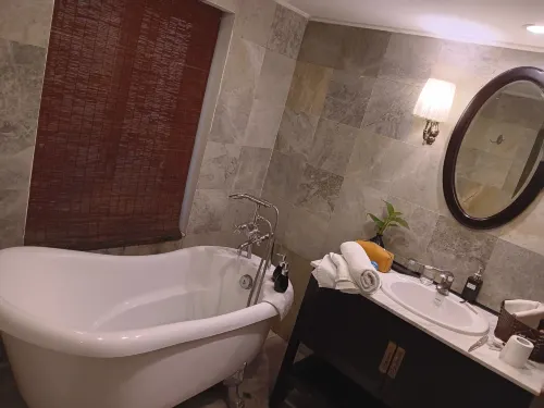 Hanoi Boutique Hotel & Spa Rooms Photos