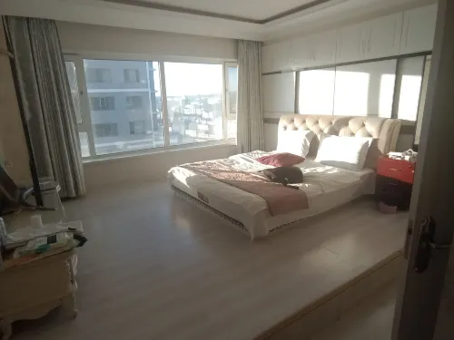 Yanji Aiya Movie Viewing Apartment Kamar Photos