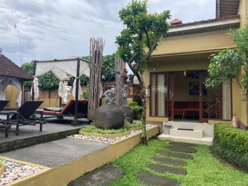 Pondok Kutuh Guest House Public Areas Photos