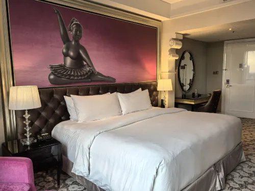 Hotel Ciputra World Surabaya managed by Swiss-Belhotel International  Kamar Photos