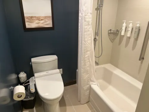 Hilton Garden Inn Waikiki Beach, Honolulu Rooms Photos