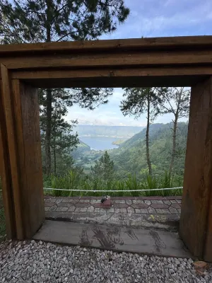 Bobocabin Kaldera, Toba Dekat Hotel Photos