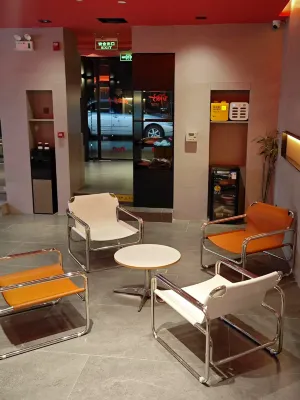 Flowers'Rain Hotel (Beijing Lama Temple Hepingli) Public Areas Photos