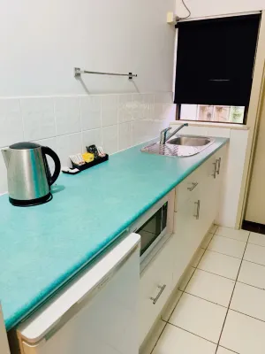 Cairns City Palms Photos