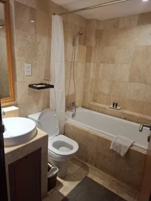 Royal Regantris Kuta  Kamar Photos