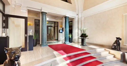 Metropolitan Hotel by Flemings Öffentliche Flächen Photos