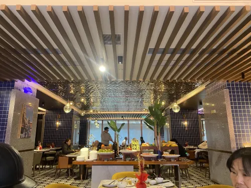 Guangdong Mansion (Guangzhou Zhujiang New Town Wuyangcun Metro Station Store) Dining Photos