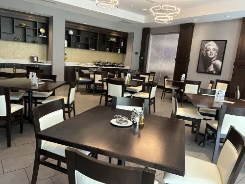 Doubletree by Hilton Los Angeles Downtown Dining Photos