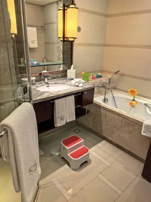 Shangri-La, Hotel Jinan Номера Photos