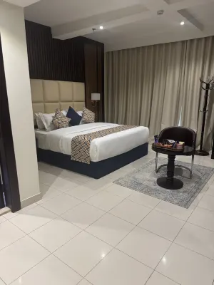 Golden Ship Hotel Rooms Photos