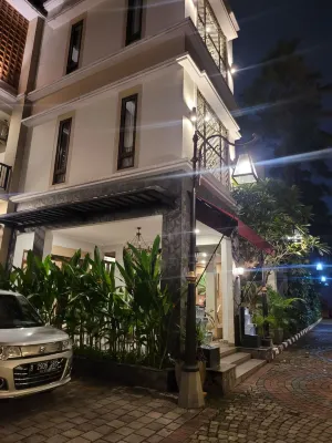 RedDoorz Premium Near Ragunan Zoo 2 Extérieur Photos