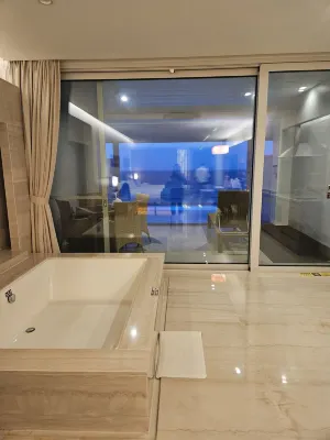 Sun Cruise Resort and Yacht Chambres Photos