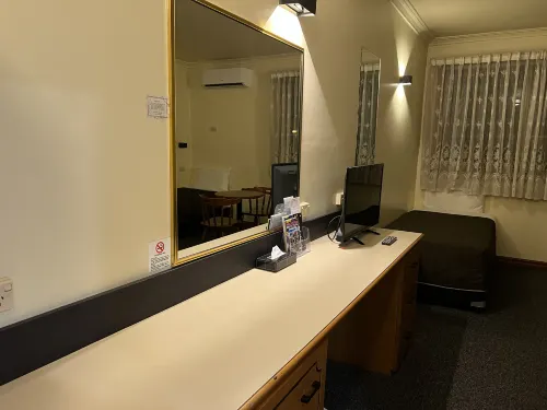 St Georges Motor Inn Rooms Photos