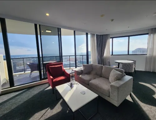 Meriton Suites Kent Street Photos