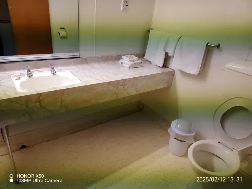 Leviathan Hotel Rooms Photos