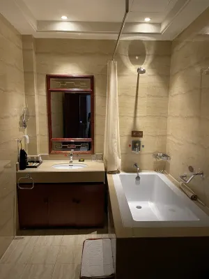 Chong Ning Castle Hotel Rooms Photos