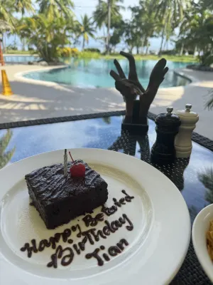 Lomani Island Resort & Spa Dining Photos