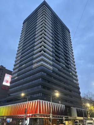 Urban Apartments Melbourne on Elizabeth Exterior Photos