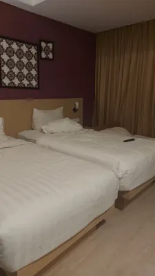 Grand Edge Hotel Semarang Kamar Photos
