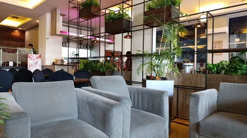 Quest Hotel Darmo Surabaya Area Publik Photos
