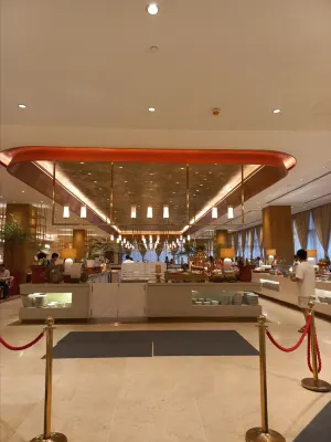 Royce Hotel & Casino Makanan Photos