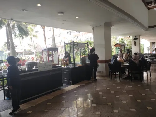 The Jayakarta Suites Bandung Makanan Photos