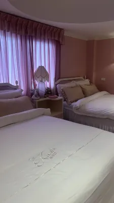 Kitsch Hotel Chambres Photos