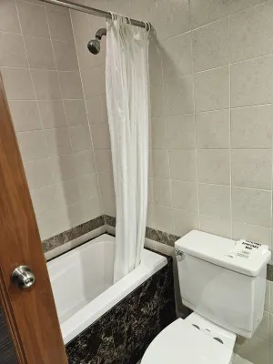 Kingwood Hotel Sibu Kamar Photos