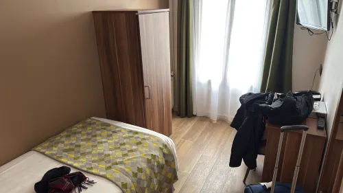 Hotel Chabrol Opera Rooms Photos