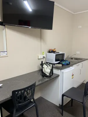 Kalua Motel Photos
