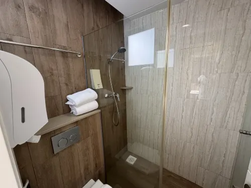 Hotel 81 Premier Star Kamar Photos