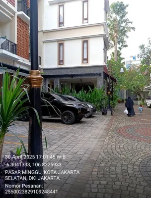 RedDoorz Premium Near Ragunan Zoo 2 Espaces publics Photos