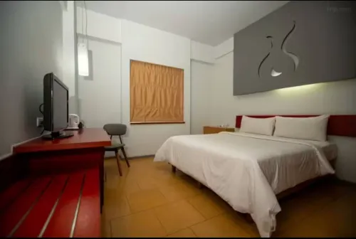 Sparks Life Jakarta, ARTOTEL Curated Kamar Photos