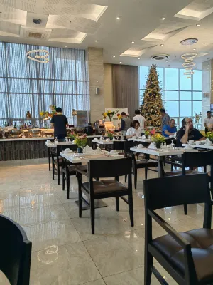 One Central Hotel & Suites Dining Photos