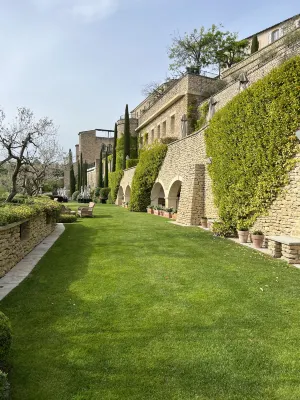 Airelles Gordes, La Bastide À proximité de l'hôtel Photos