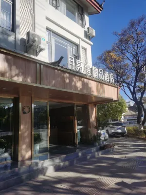 Moon Bay Boutique Hotel Exterior Photos