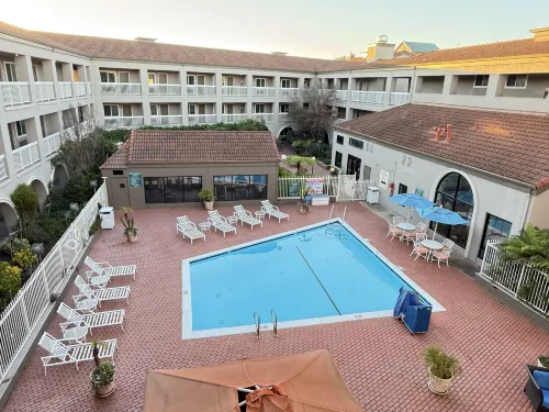 La Quinta Inn & Suites by Wyndham San Francisco Airport West Leisure & Recreation Photos