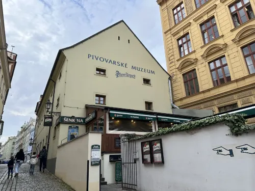 Courtyard Pilsen Außen Photos