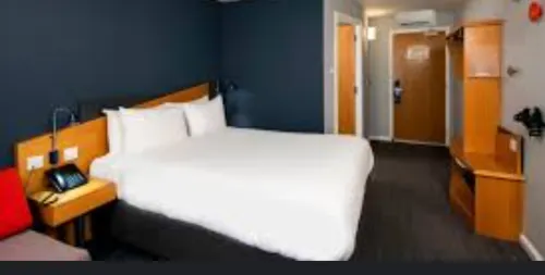 Holiday Inn Express Warwick - Stratford-Upon-Avon Rooms Photos