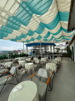 Xishuangbanna Jinghong Lijiang Island Riverview Hotel (Gaozhuang Star Night Market) Dining Photos